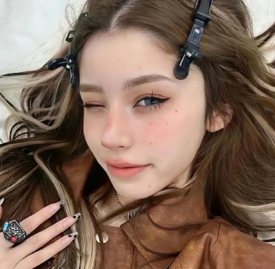 趁懵懂女帝被退婚,拐走做老婆